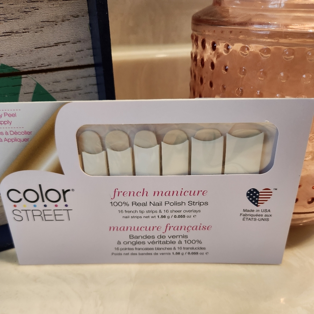 💅French Manicure (Meet Me in Paris) by Color Street